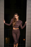 RUCHED  DETAIL PADDED SHOULDER CROP TOP - CHOCOLATE